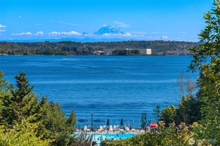 8340 Avalon Drive, Mercer Island, WA 98040