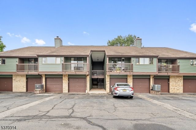 59 Meadowview Dr, Clinton Twp., NJ 08801