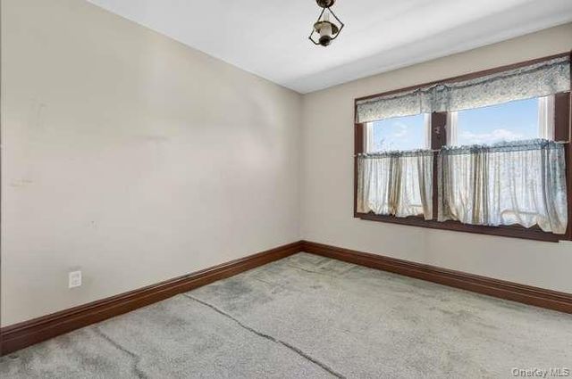 191 Rockaway Parkway, Valley Stream, NY 11580