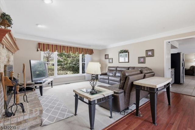 7 Winchester Ave, Mount Olive Twp., NJ 07828