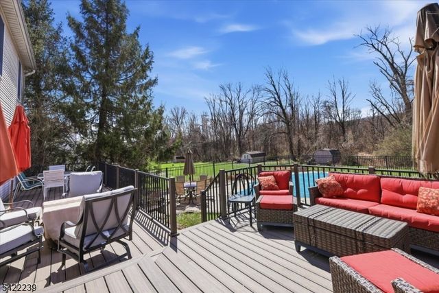7 Winchester Ave, Mount Olive Twp., NJ 07828