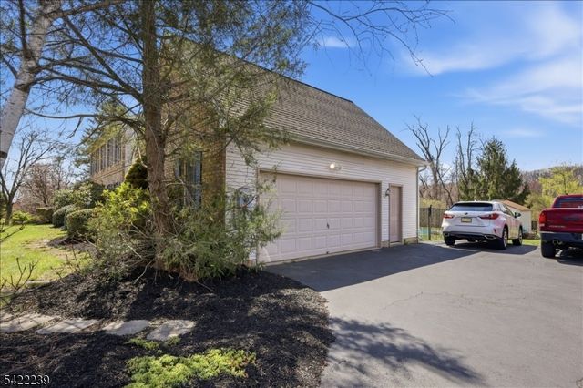 7 Winchester Ave, Mount Olive Twp., NJ 07828