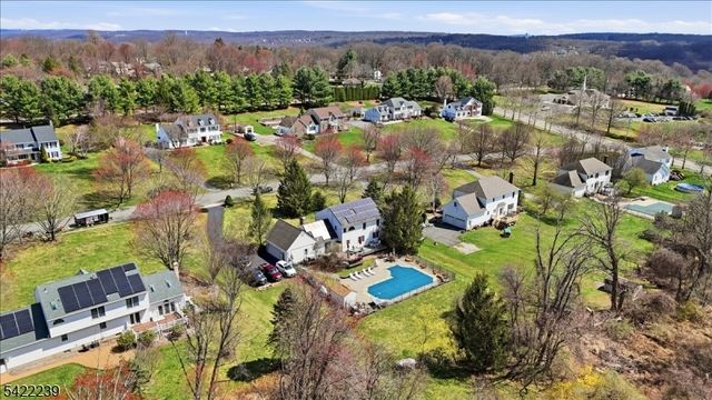 7 Winchester Ave, Mount Olive Twp., NJ 07828