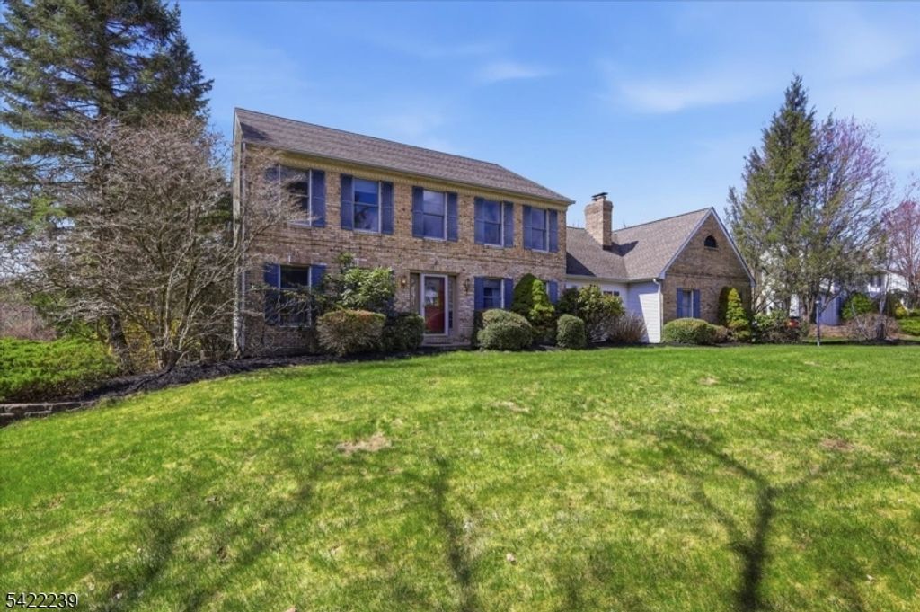 7 Winchester Ave, Mount Olive Twp., NJ 07828