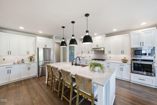 3051 NW Hidden Ridge Drive, Bend, OR 97703