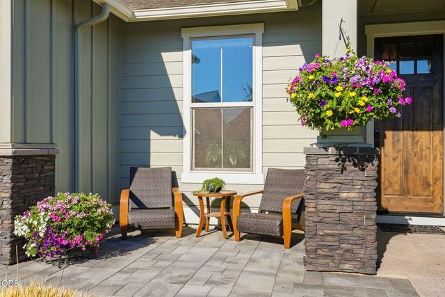 3051 NW Hidden Ridge Drive, Bend, OR 97703