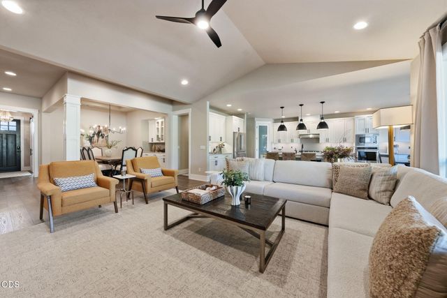 3051 NW Hidden Ridge Drive, Bend, OR 97703