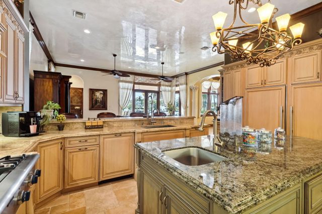 3870 NE 31st Avenue, Lighthouse Point, FL 33064