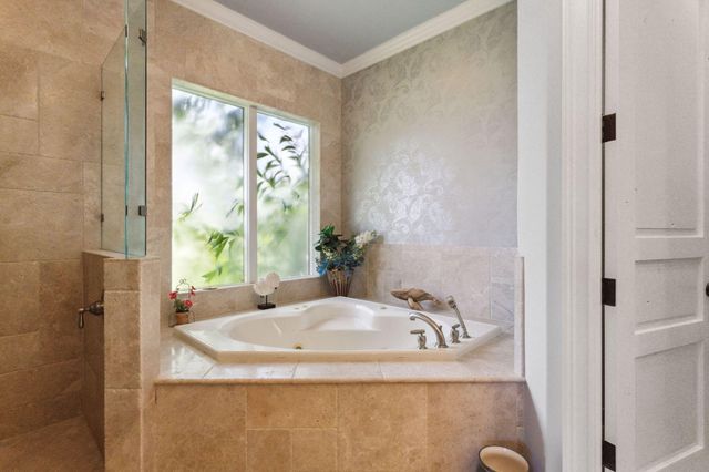 3870 NE 31st Avenue, Lighthouse Point, FL 33064