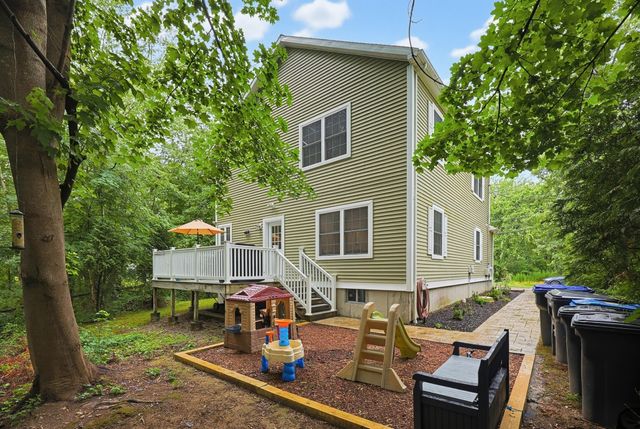 109 Bear Hill Rd, Cumberland, RI 02864