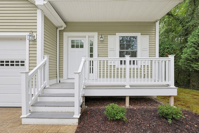 109 Bear Hill Rd, Cumberland, RI 02864