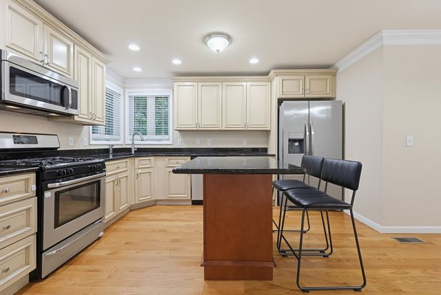 109 Bear Hill Rd, Cumberland, RI 02864