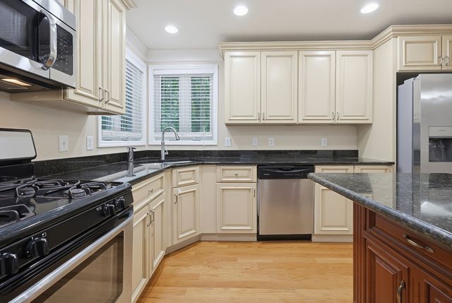 109 Bear Hill Rd, Cumberland, RI 02864