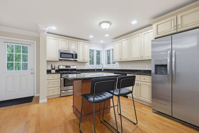 109 Bear Hill Rd, Cumberland, RI 02864