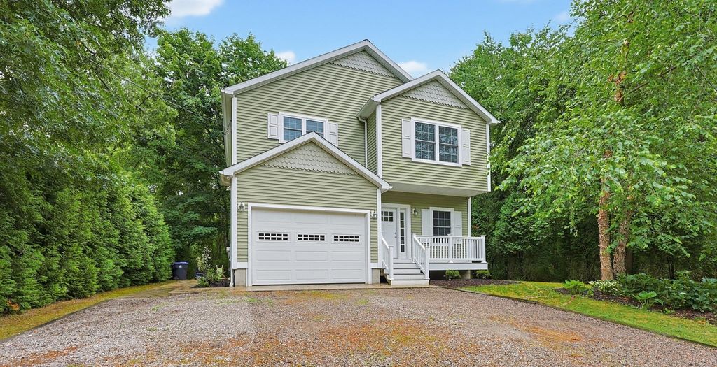 109 Bear Hill Rd, Cumberland, RI 02864