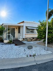 101 Santa Clara Circle, Hemet, CA 92543