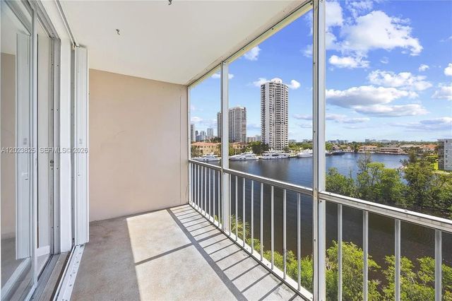 2980 Point East Dr D310, Aventura, FL 33160