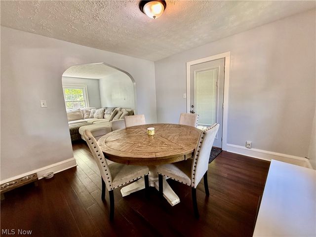 211 Morrison Avenue, Cuyahoga Falls, OH 44221