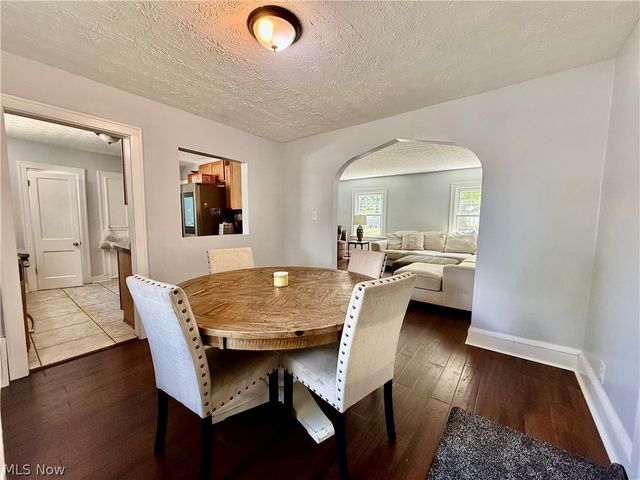 211 Morrison Avenue, Cuyahoga Falls, OH 44221