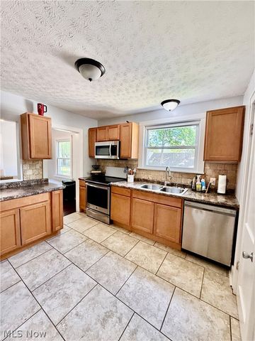 211 Morrison Avenue, Cuyahoga Falls, OH 44221