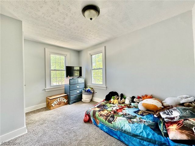 211 Morrison Avenue, Cuyahoga Falls, OH 44221