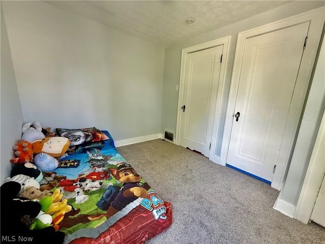 211 Morrison Avenue, Cuyahoga Falls, OH 44221