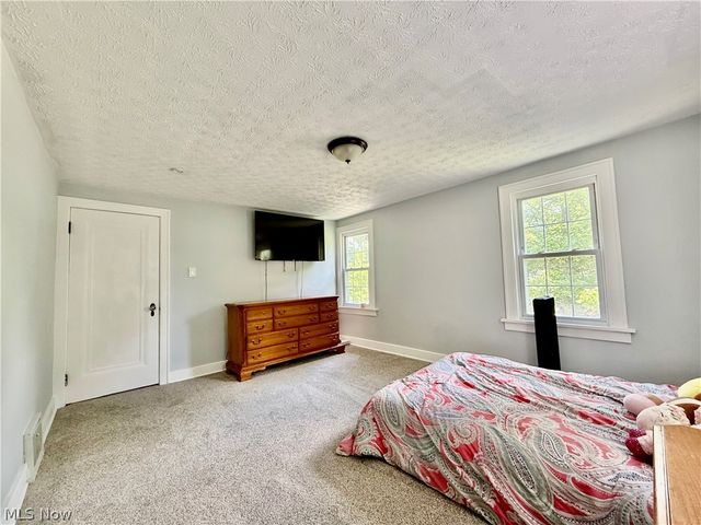 211 Morrison Avenue, Cuyahoga Falls, OH 44221