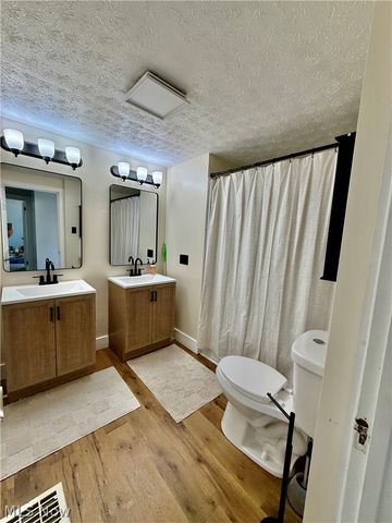211 Morrison Avenue, Cuyahoga Falls, OH 44221