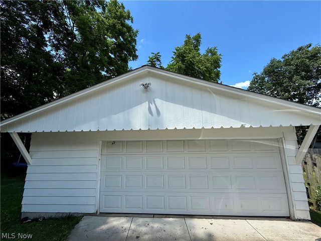 211 Morrison Avenue, Cuyahoga Falls, OH 44221