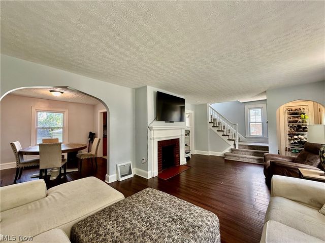 211 Morrison Avenue, Cuyahoga Falls, OH 44221