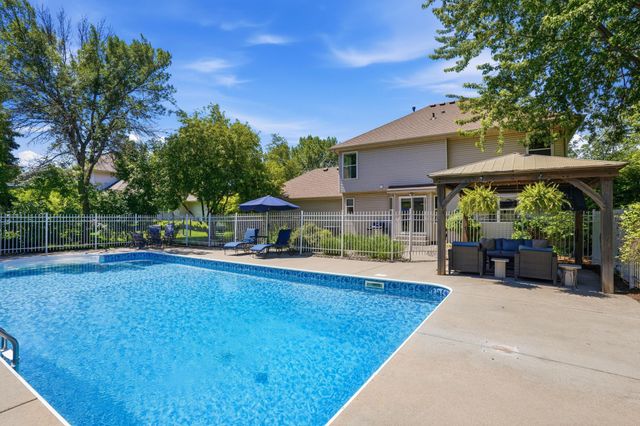 8511 Cedar Court, Victoria, MN 55386