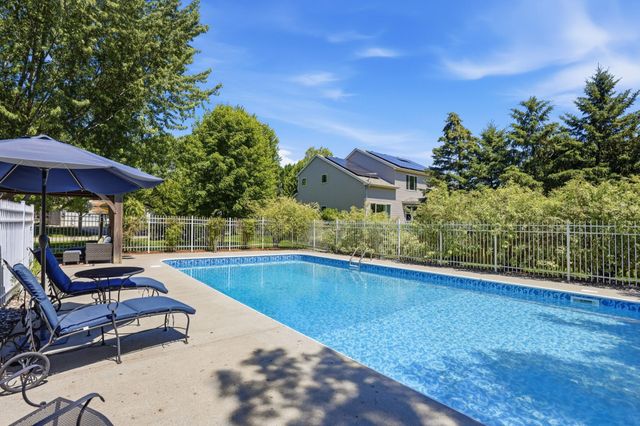8511 Cedar Court, Victoria, MN 55386