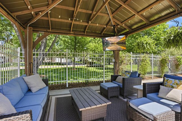 8511 Cedar Court, Victoria, MN 55386
