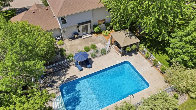 8511 Cedar Court, Victoria, MN 55386