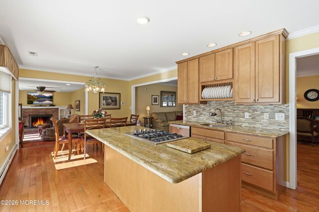 867 Derry Drive, Toms River, NJ 08753
