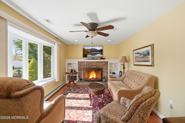 867 Derry Drive, Toms River, NJ 08753