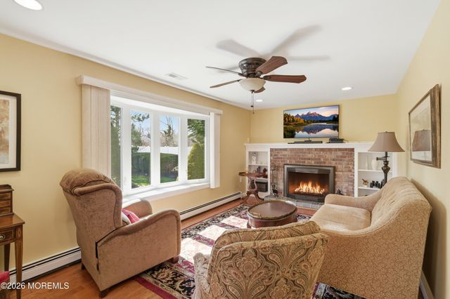 867 Derry Drive, Toms River, NJ 08753