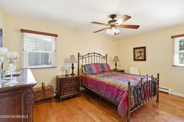 867 Derry Drive, Toms River, NJ 08753