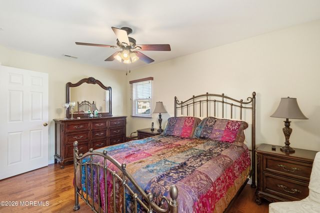 867 Derry Drive, Toms River, NJ 08753