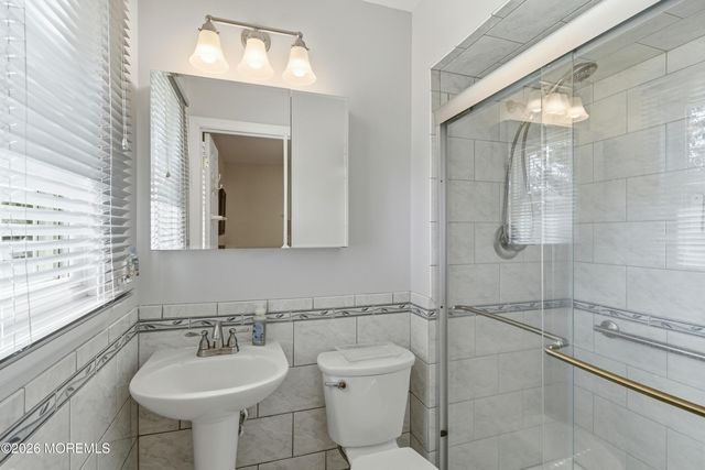 867 Derry Drive, Toms River, NJ 08753