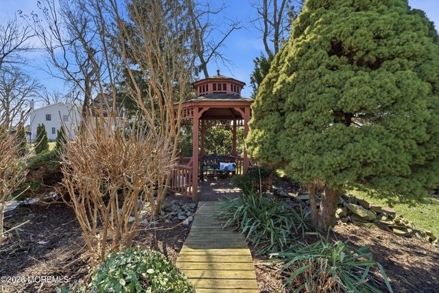 867 Derry Drive, Toms River, NJ 08753