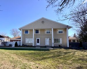 27153 Winchester Street, Brownstown Twp, MI 48183