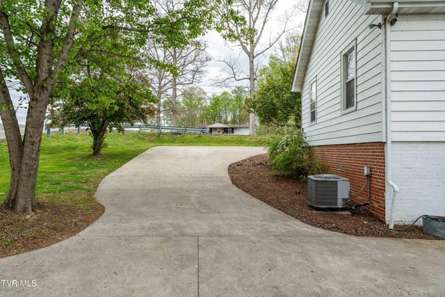 1162 Muddy Creek Road, Blountville, TN 37617