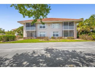 300 Grand Royale, #102 Circle 102, Vero Beach, FL 32962