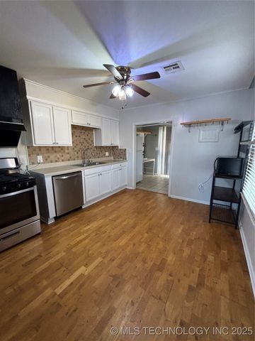 470 S Jamestown Avenue, Tulsa, OK 74112