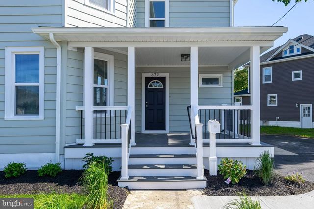 372 W BROAD ST, Gibbstown, NJ 08027