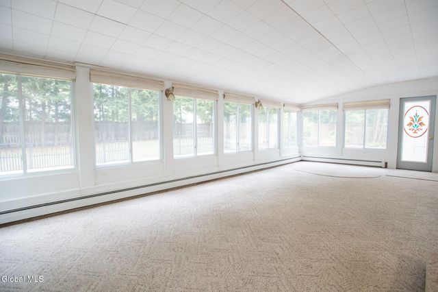 10 Oakwood Drive, Queensbury, NY 12804