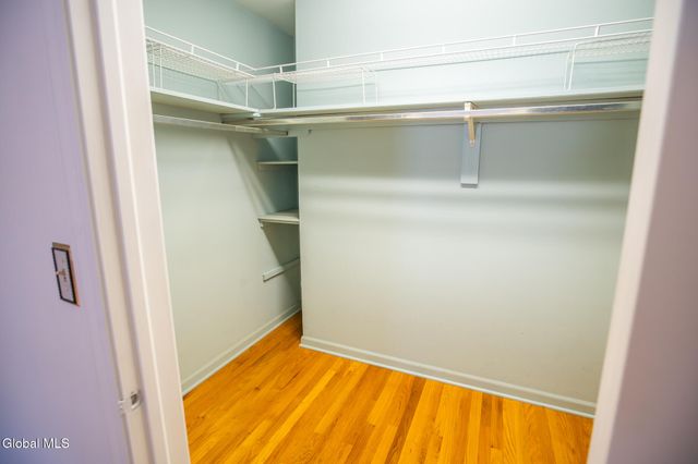 10 Oakwood Drive, Queensbury, NY 12804