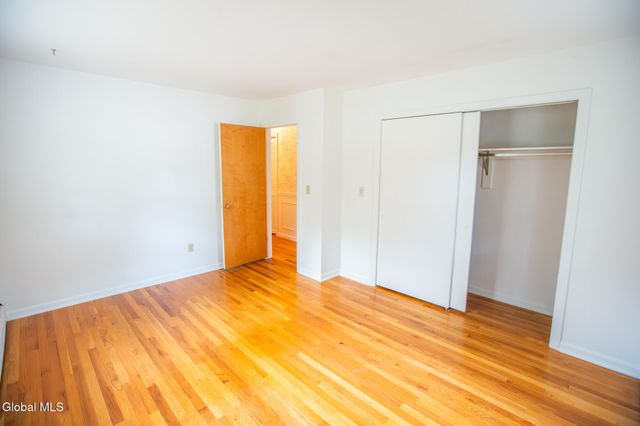 10 Oakwood Drive, Queensbury, NY 12804