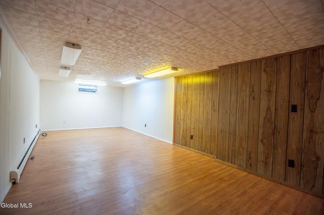 10 Oakwood Drive, Queensbury, NY 12804